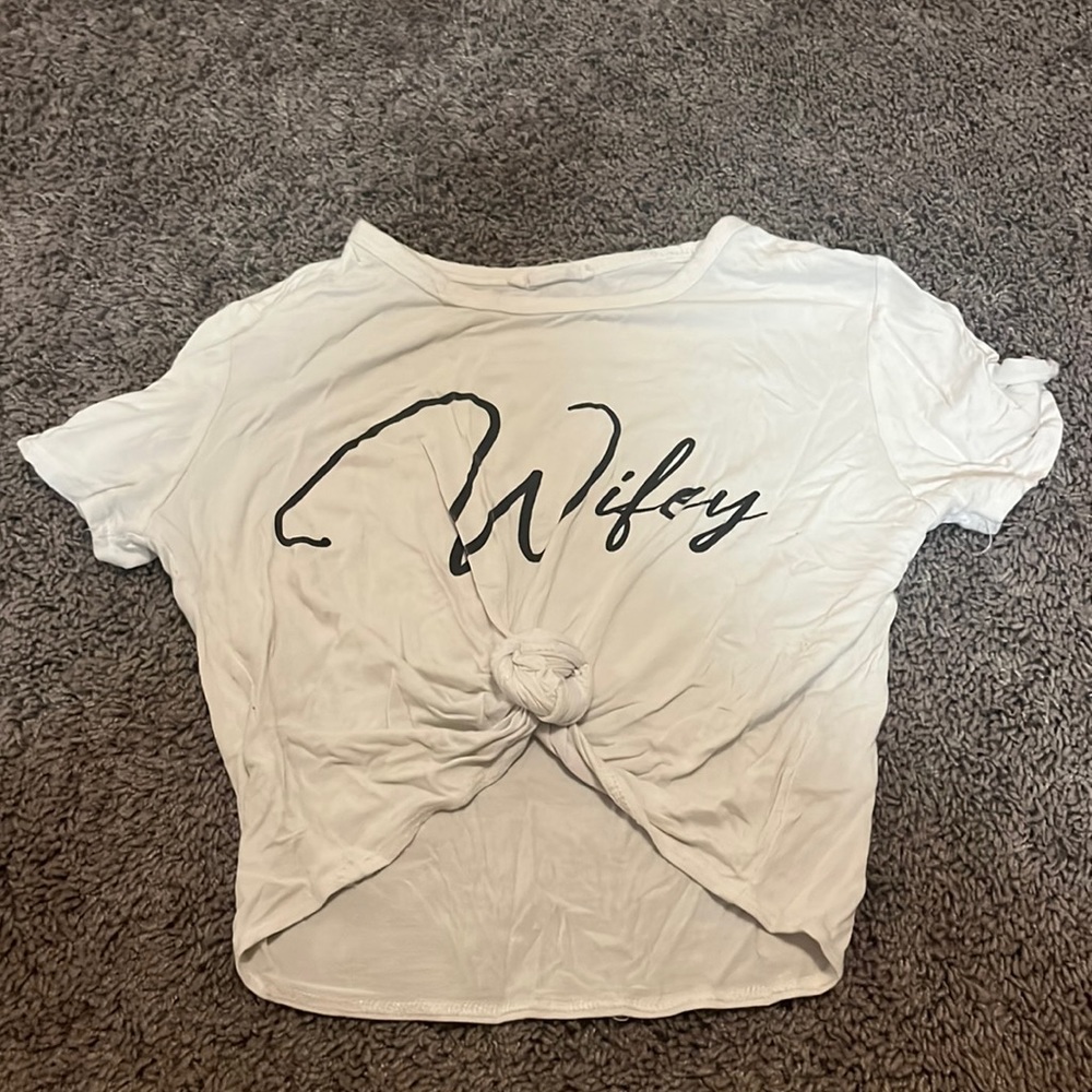 White crop top with knot and print